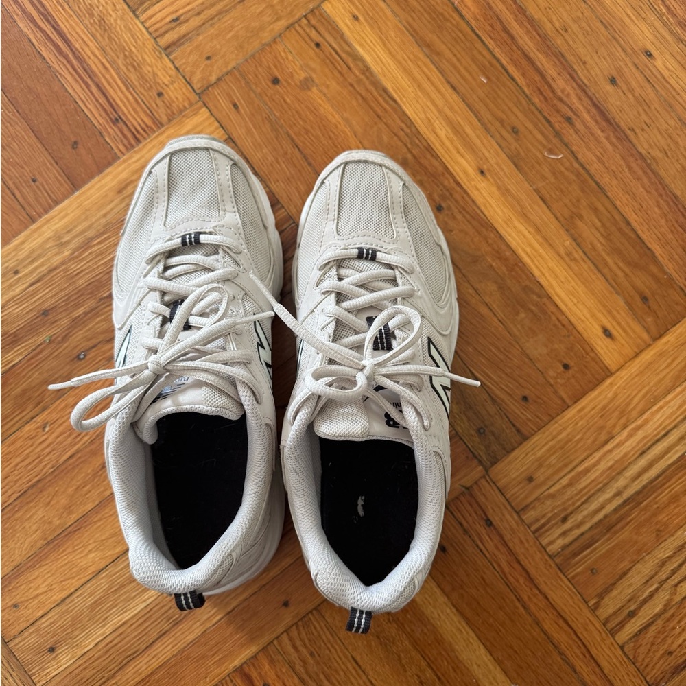 New balance - Picture 3 of 3
